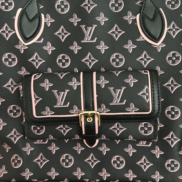 HANDBAG - Picture 2 of 7